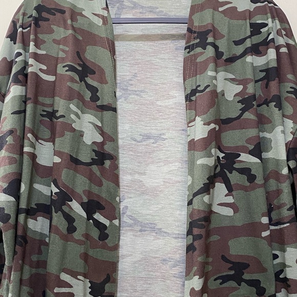 Camouflage Open Front Cardigan - Picture 2 of 4